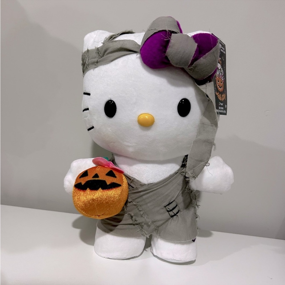 Dancing hello kitty mummy